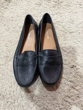 Gorgeous Coach Black Pebbled Leather Penny Loafers for Women EUC size 8